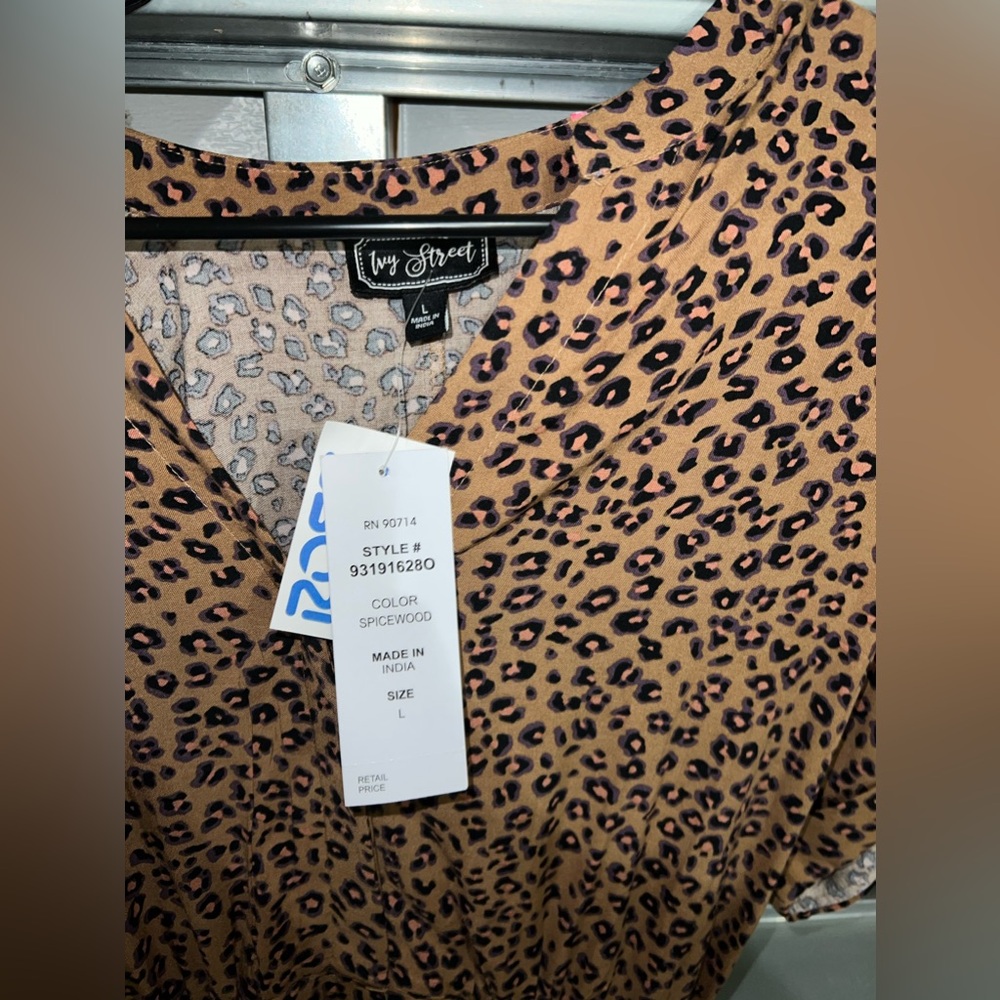 Mid length dress size large new with tags